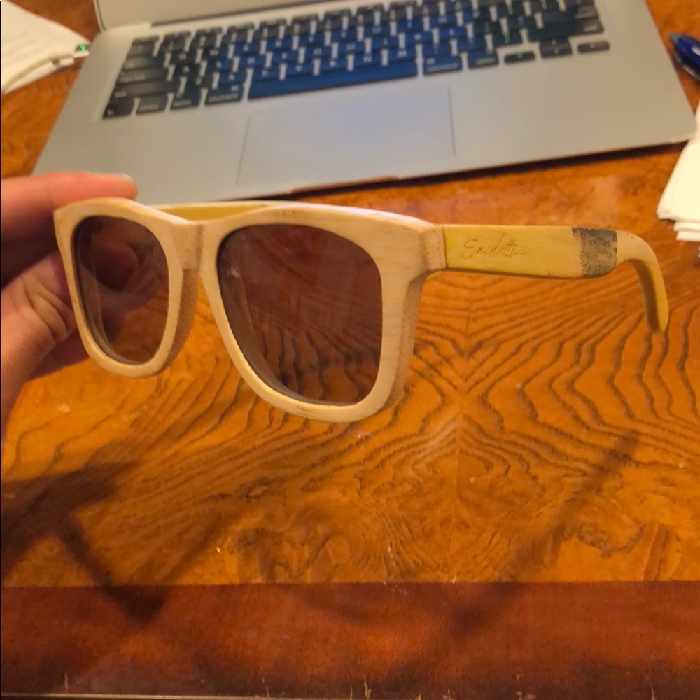 Eredetti bamboo wooden sunglasses men. Rad!
